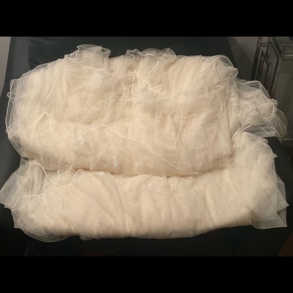 Beige Canopy for bed - Picture 4 of 4